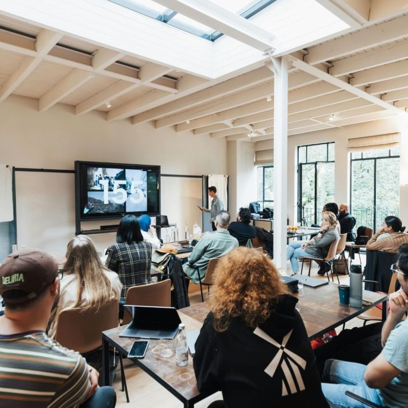 Gözümüzle Görmek Yetmiyor: Görsel Okuryazarlık Neden Bu Kadar Kritik Hale&nbsp;Geldi?